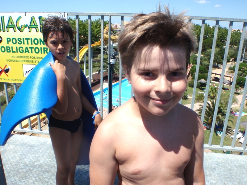 Village Camps International Summer Camp Ard&egrave;che, France 2019-07-26 https://www.villagecamps.com/journals_admin/images/20-10-Georgy and Sasha.jpg